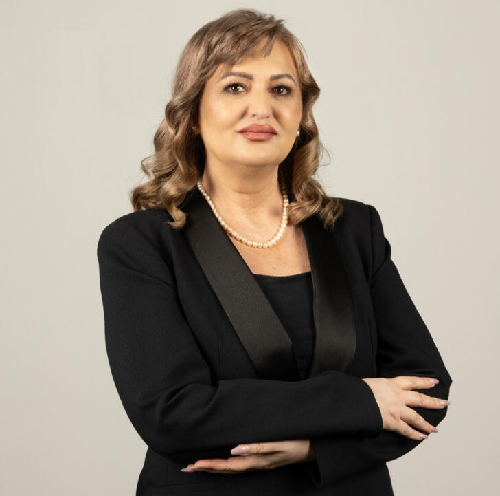 Darian Ceica – Director Operațional (12 ani expertiză în management operațional și Drept Comercial). Darian Ceica – Director Operațional (12 ani expertiză în management operațional și Drept Comercial).